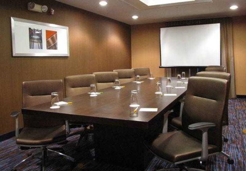Hotel Courtyard By Marriott Frederick Servizi foto